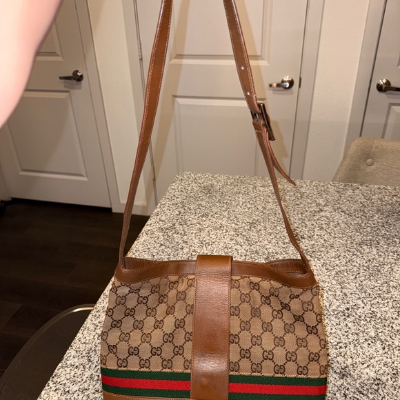 Gucci Tan and Brown Logo Shoulder Bag - Picture 2 of 3